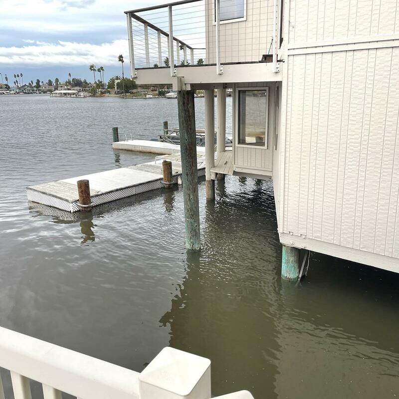 Living Quarters above water