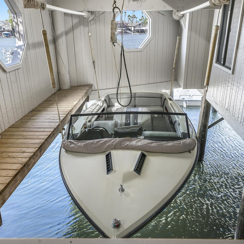 Boat Lift 2